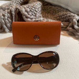 Tory Burch Women’s sunglasses with case